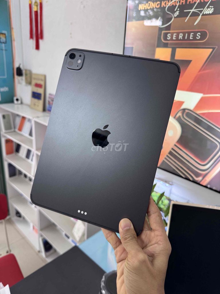 Apple iPad Pro 11-inch (M5) 256GB Xám. Mua bán Máy tính bảng tại Thành phố Buôn Ma Thuột Đắk Lắk được đăng bởi ZinPhoneBMT 240 Quang Trung hình 1