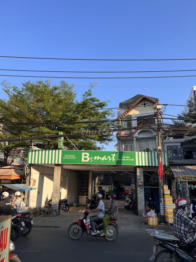 Mặt tiền Phạm Văn Chiêu gần chợ Thạch Đà đang B'mart thuê DT 6x42m