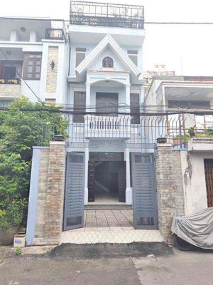 GẦN HOÀNG DIỆU 2 - ĐẠI HỌC NGÂN HÀNG 2 LẦU 4PN 5WC SÂN Ô TÔ Ở + VPCTY