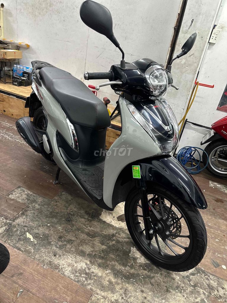 GÓP 0 LS-Sh Mode 125 ABS 2024 Xám xi măng 5.705 km