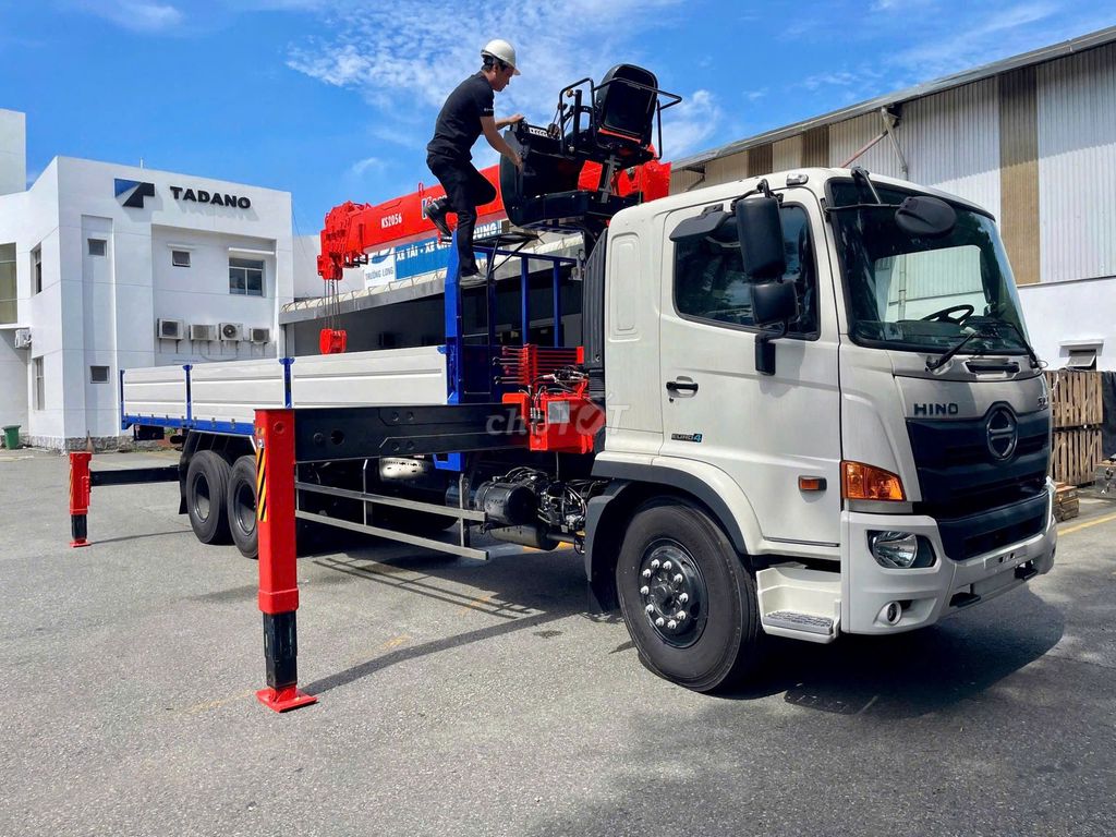 HINO 3 CHÂN LẮP CẦN CẨU 554K. Mua bán Xe tải, xe ben tại Thành phố Thuận An Bình Dương được đăng bởi HINO BÌNH DƯƠNG hình 4