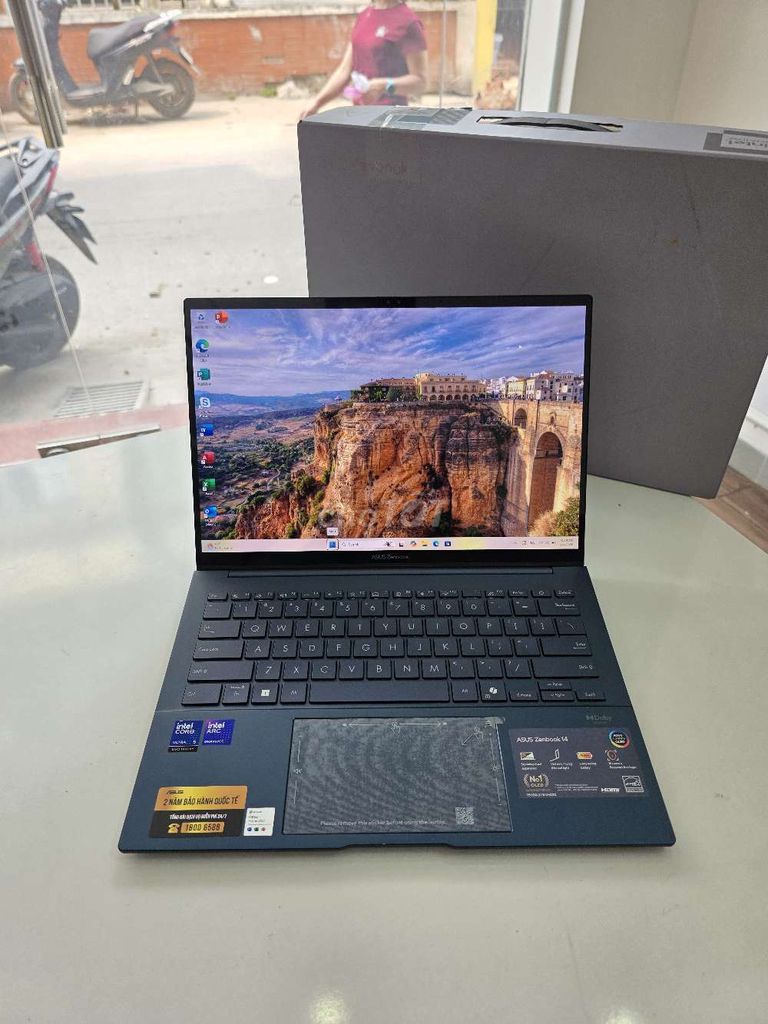 Zenbook Ultra 5 225H Màn 3K OLED bảo hành 2028. Mua bán Laptop tại Quận Cầu Giấy Hà Nội được đăng bởi Minh Quân Computer hình 1