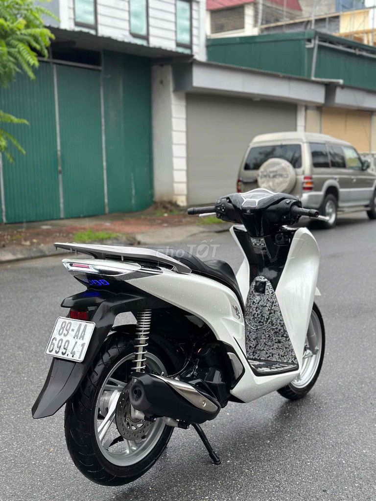 SH Siêu Lướt 2025 Siêu Chất_Bảo Hành 3 Năm. Mua bán Xe máy tại Huyện Gia Lâm Hà Nội được đăng bởi Xe Máy Phúc Hưng hình 2