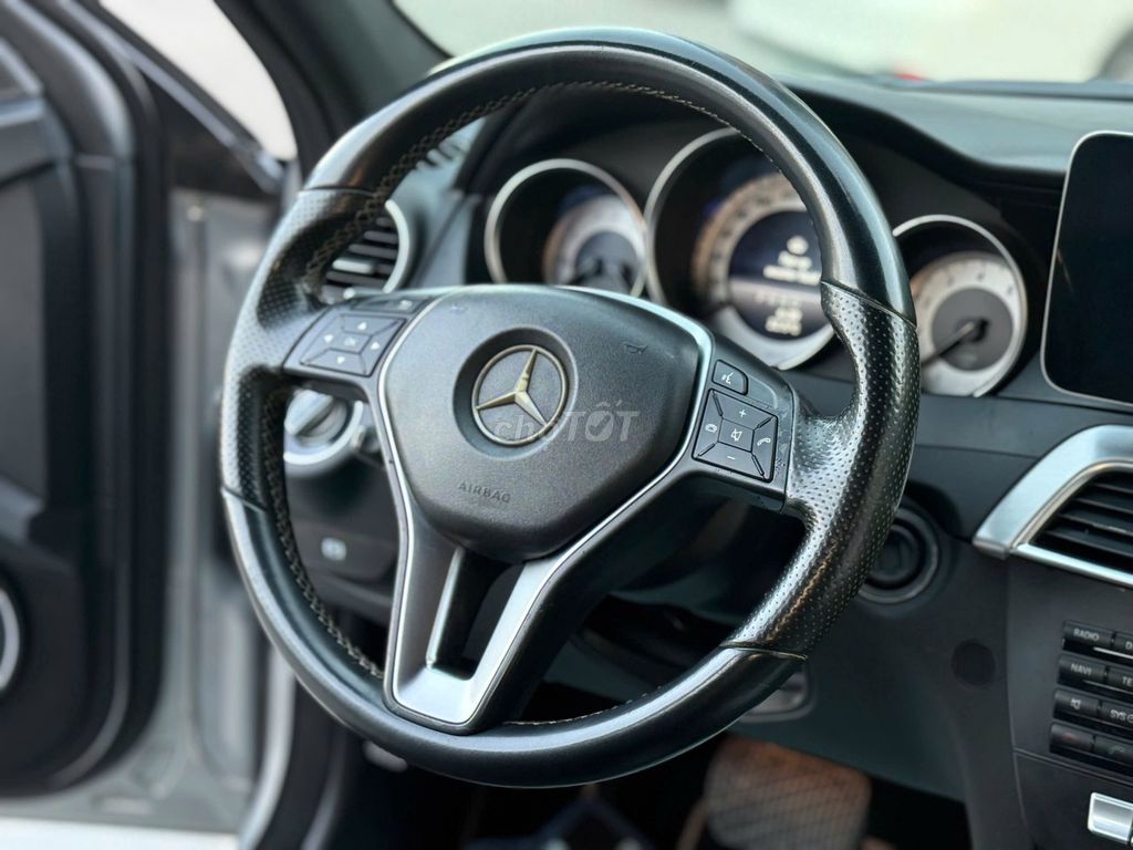 Mercedes C200 Editions 2014 Siêu Đẹp. Mua bán Ô tô tại Quận Thanh Xuân Hà Nội được đăng bởi Nguyễn Tuấn Hoàng hình 12