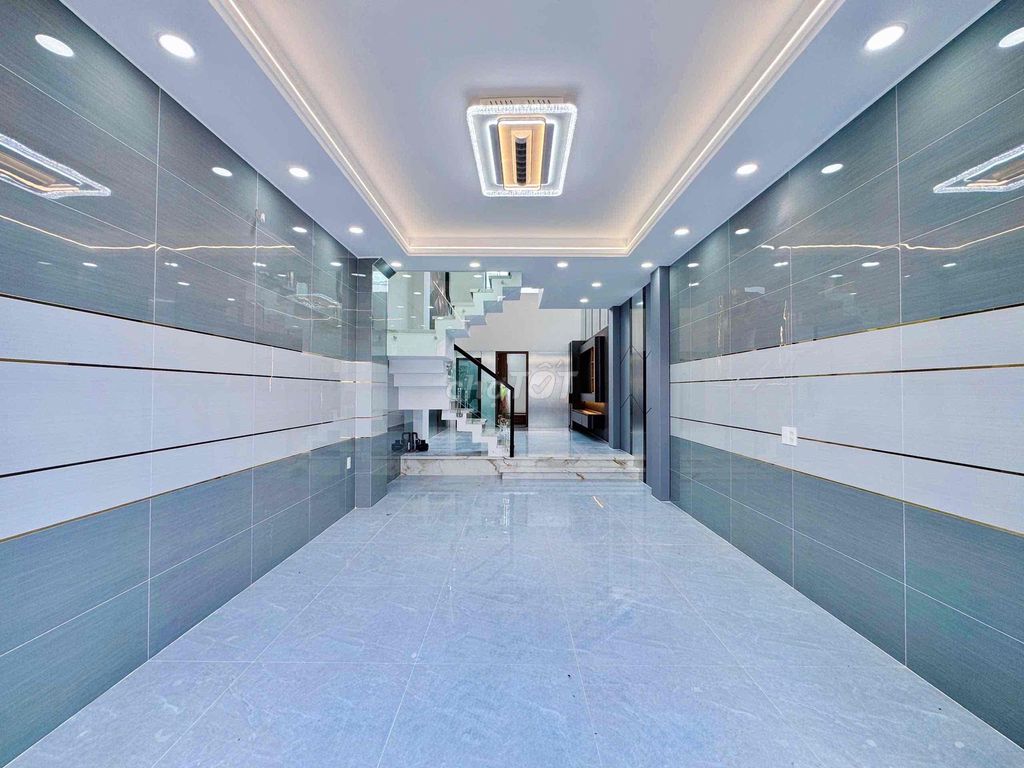 Дом AEON Tan Phu (4 м x 16 м) Новый полностью меблированный дом