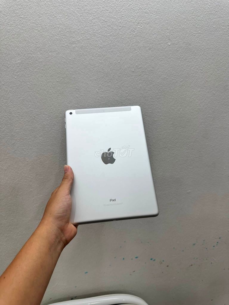 Apple iPad Gen 6 Wifi + 4G 32GB Bạc. Mua bán Máy tính bảng tại Quận Ba Đình Hà Nội được đăng bởi Hội Đồ Điện Tử hình 1