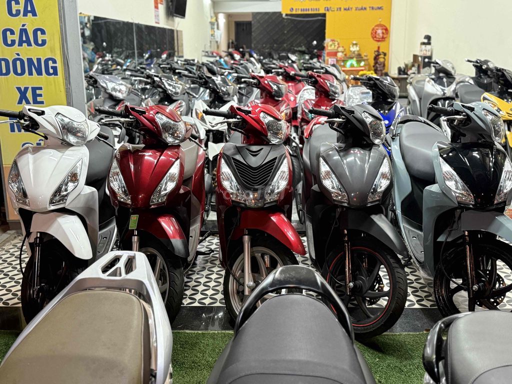 Honda Vision Đỏ Trắng Xám 2019 - 2020. Mua bán Xe máy tại Quận Cẩm Lệ Đà Nẵng được đăng bởi XE MÁY XUÂN TRUNG                      Bán Xe Trả Góp hình 1