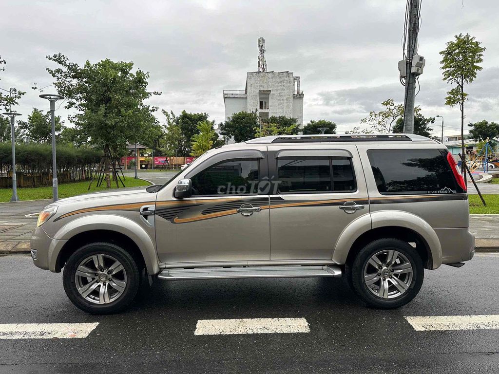 Ford Everest 2009 2.5L 4x2 AT - 150000 km. Mua bán Ô tô tại Quận Cẩm Lệ Đà Nẵng được đăng bởi Ông Tú hình 2