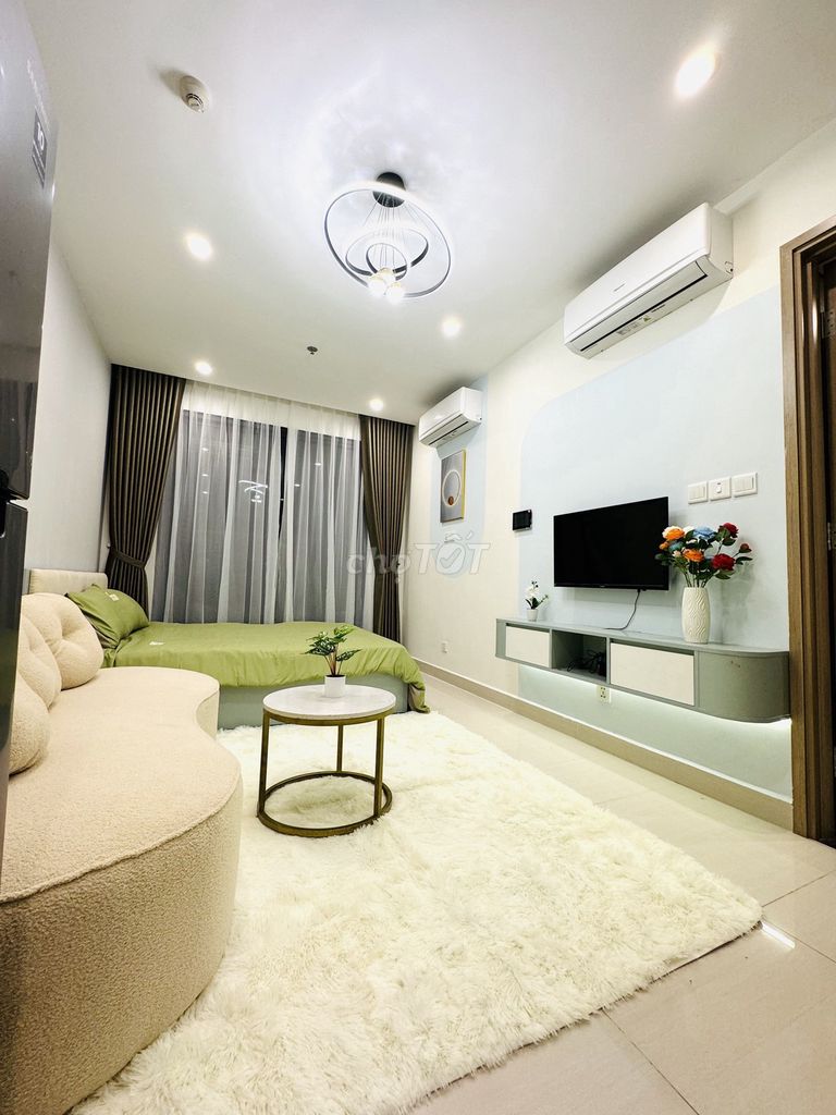 Bán nhanh căn studio full đồ, 31m2, giá 1.63  tỷ tại Vinhomes OCP