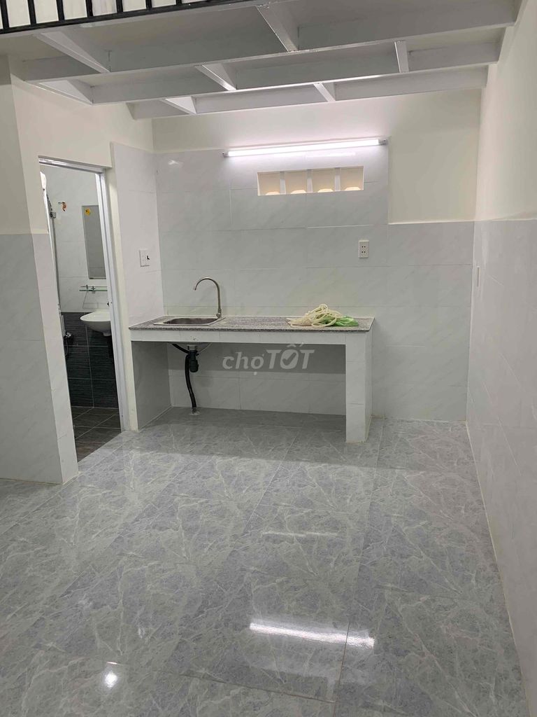 CHÍNH CHỦ - PHÒNG CAO THOÁNG MÁT, GÁC ỐP FULL ĐI LẠI THOẢI MÁI