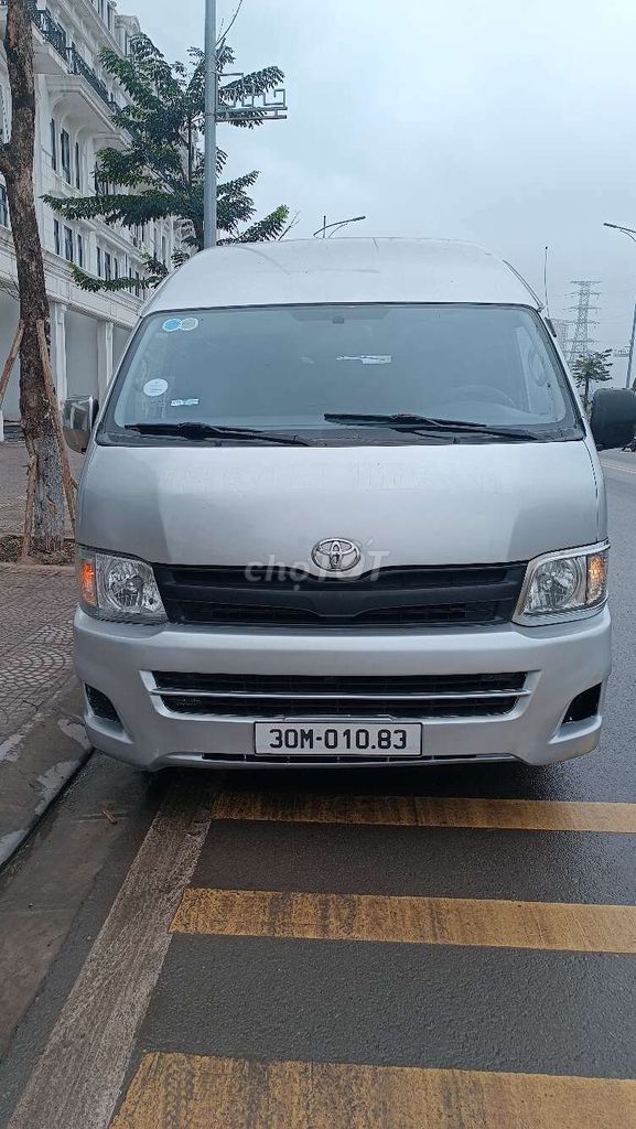 Toyota hiace 9 chỗ .9 chỗ 2013 nhập japan