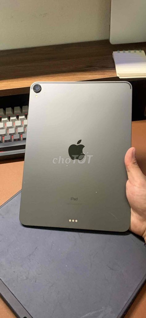 Apple iPad Pro 11 inch 64GB Xám. Mua bán Máy tính bảng tại Quận Hà Đông Hà Nội được đăng bởi Bình hình 1