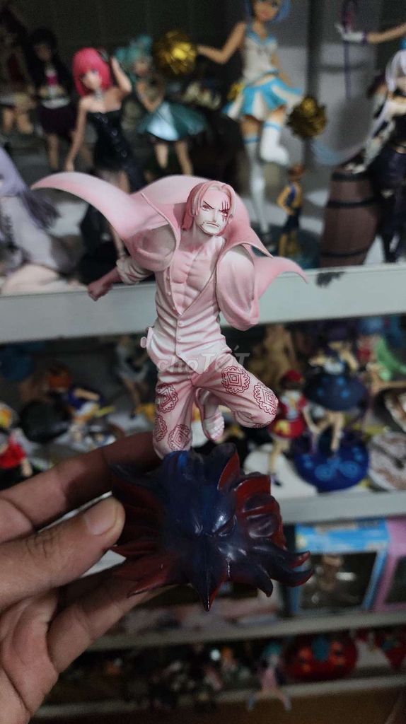 Mô hình Shanks One Piece Hồng