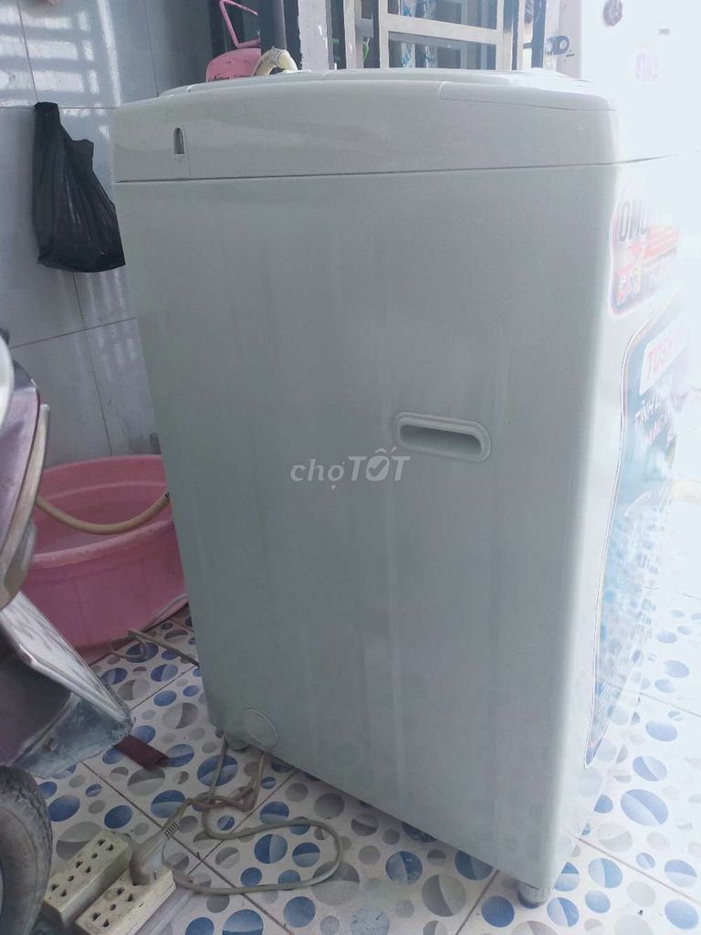 0942135295 - Máy giặt Toshiba y như hình đăng 7,5kg