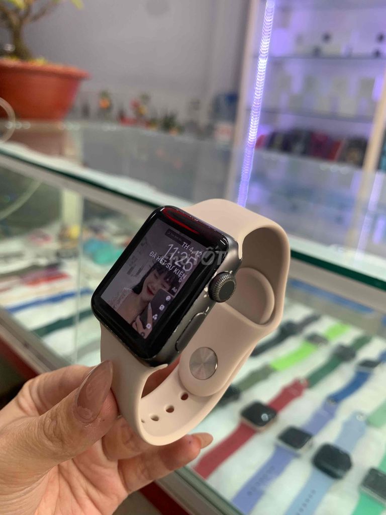 applewatch sr3.38mm nhom den pin 97%