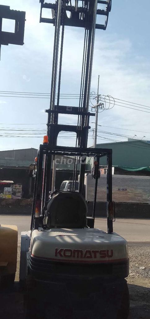 Xe nâng Komatsu FD 30_11 , cao 4,3 m _ gật gù. Mua bán Phương tiện khác tại Thành phố Biên Hòa Đồng Nai được đăng bởi Nguyễn Thanh Phương hình 3