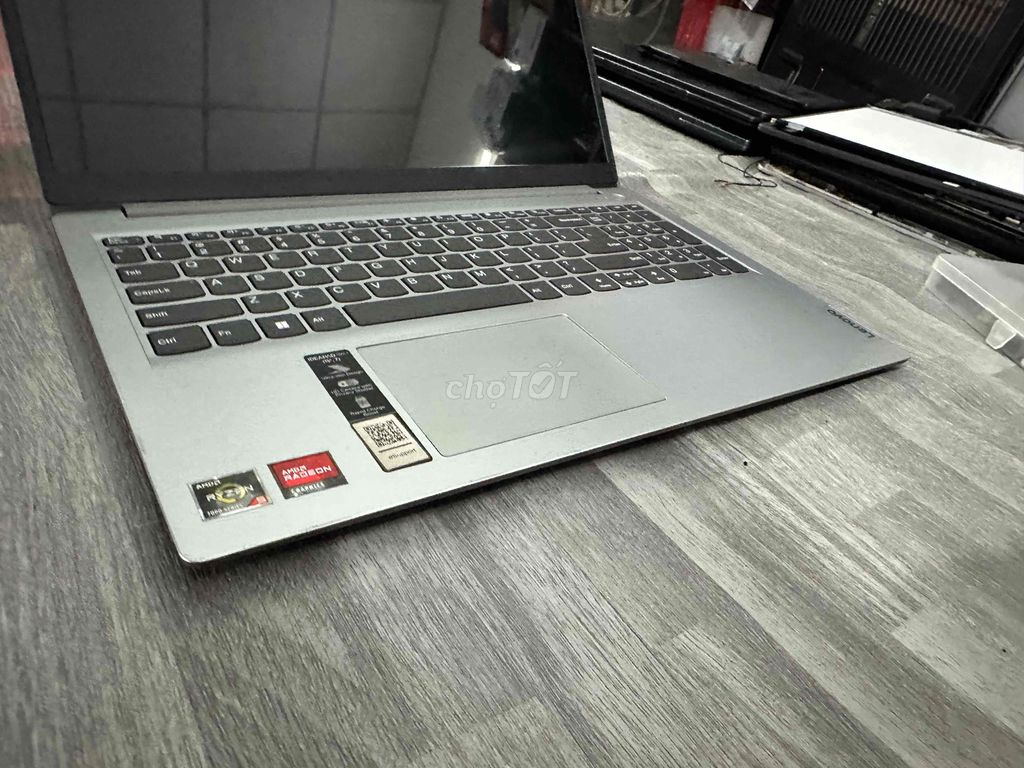 Dell Vostr***0u 14 inch 8GB/240GB Vàng. Mua bán Laptop tại Quận Tân Bình Tp Hồ Chí Minh được đăng bởi Nguyen hình 1