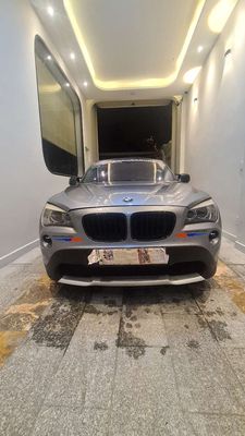 BMW X1 xDrive 3.0L Xám