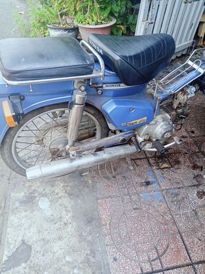 Honda Cub 84 màu Xanh. Mua bán Xe máy tại Thành phố Tân An Long An được đăng bởi Nê
