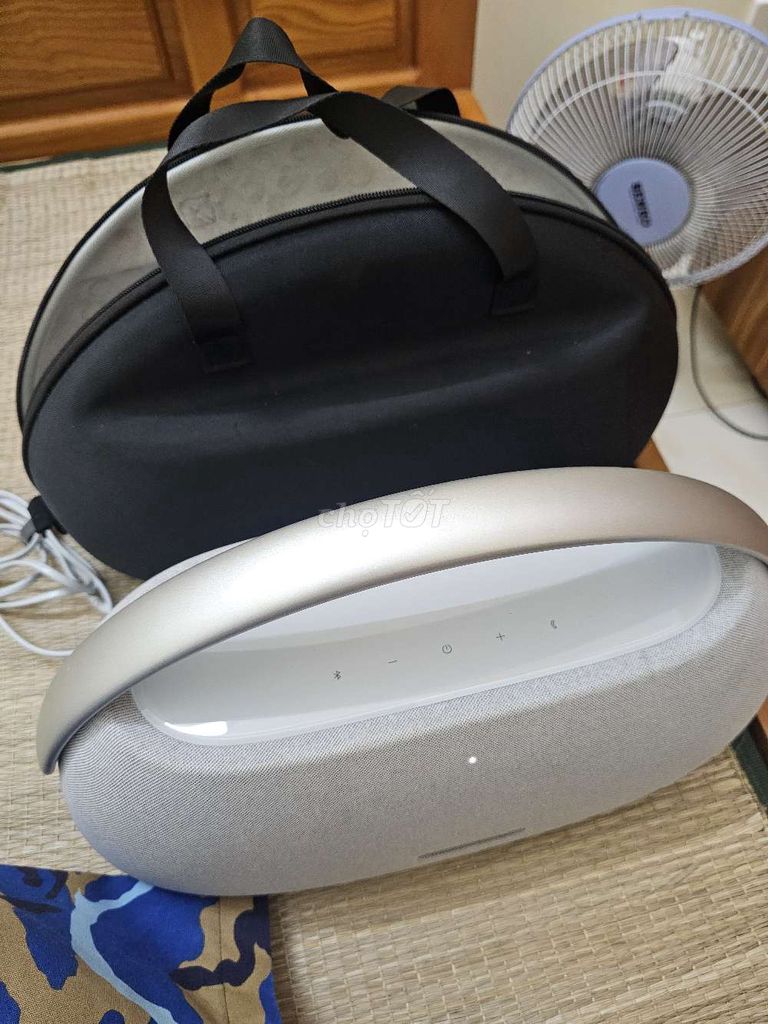 Loa Bluetooth Harman Kardon Xám. Mua bán Tivi, Âm thanh tại Huyện Năm Căn Cà Mau được đăng bởi Phúc Hoàng hình 1