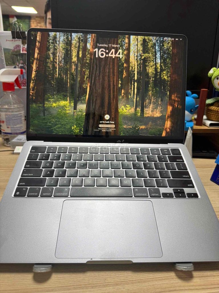 Apple MacBook Air M2 16GB/256GB chính chủ cần bán. Mua bán Laptop tại Quận 3 Tp Hồ Chí Minh được đăng bởi Duy Anh hình 1