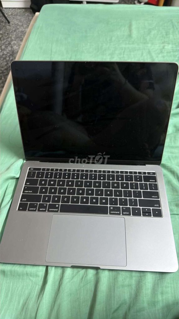 Bán macbook pro 2017. Mua bán Laptop tại Quận 7 Tp Hồ Chí Minh được đăng bởi Alex C hình 1