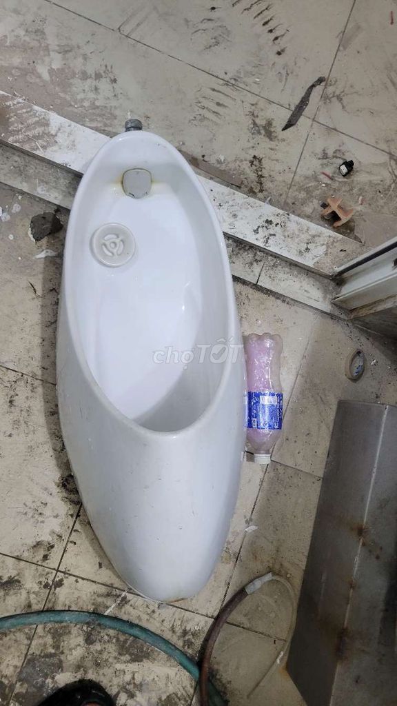Bồn tiểu nam Sứ Trắng Hiện đại. Mua bán Thiết bị vệ sinh, nhà tắm tại Quận 5 Tp Hồ Chí Minh được đăng bởi Gia Bảo hình 1