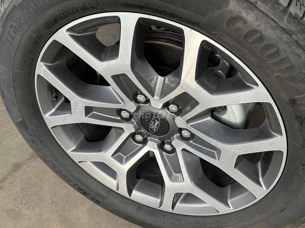 Ford Everest 2022 Titanium 2.0L AT 4x2 - 28000 km. Mua bán Ô tô tại Quận Tân Phú Tp Hồ Chí Minh được đăng bởi FORD BẾN THÀNH ĐẠI LÝ CHÍNH HÃNG  hình 13