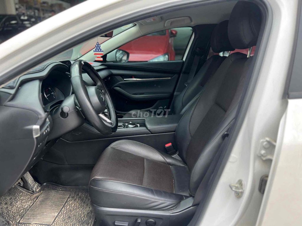 Mazda 3 2024 1.5L Luxury - 26000 km. Mua bán Ô tô tại Thành phố Thuận An Bình Dương được đăng bởi Phạm Nguyễn Hồng Nhung hình 6