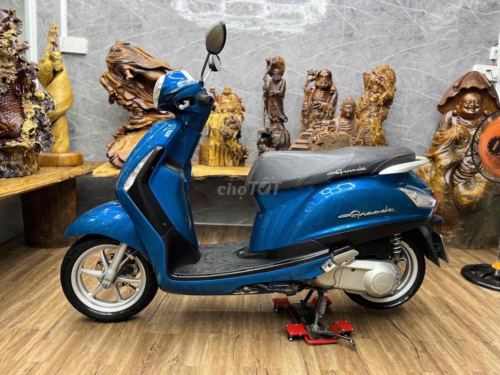 👉Grande 2015 dàn áo sạch sẽ máy móc bao êm. Mua bán Xe máy tại Quận 7 Tp Hồ Chí Minh được đăng bởi Xe Cũ Hiếu CT hình 5