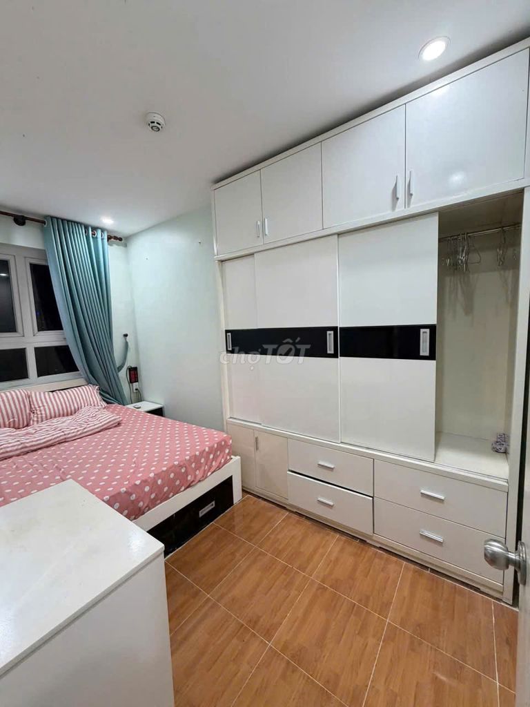 Cho thuê chung cư Trung Đông Plaza Trịnh Đình Thảo 3 phòng ngủ, 85m2