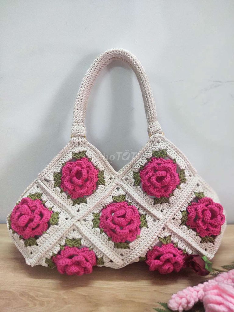 Free ship Túi xách hoa hồng handmade thời trang. Mua bán Túi xách tại Huyện Hóc Môn Tp Hồ Chí Minh được đăng bởi Luong Thuy Nga hình 2
