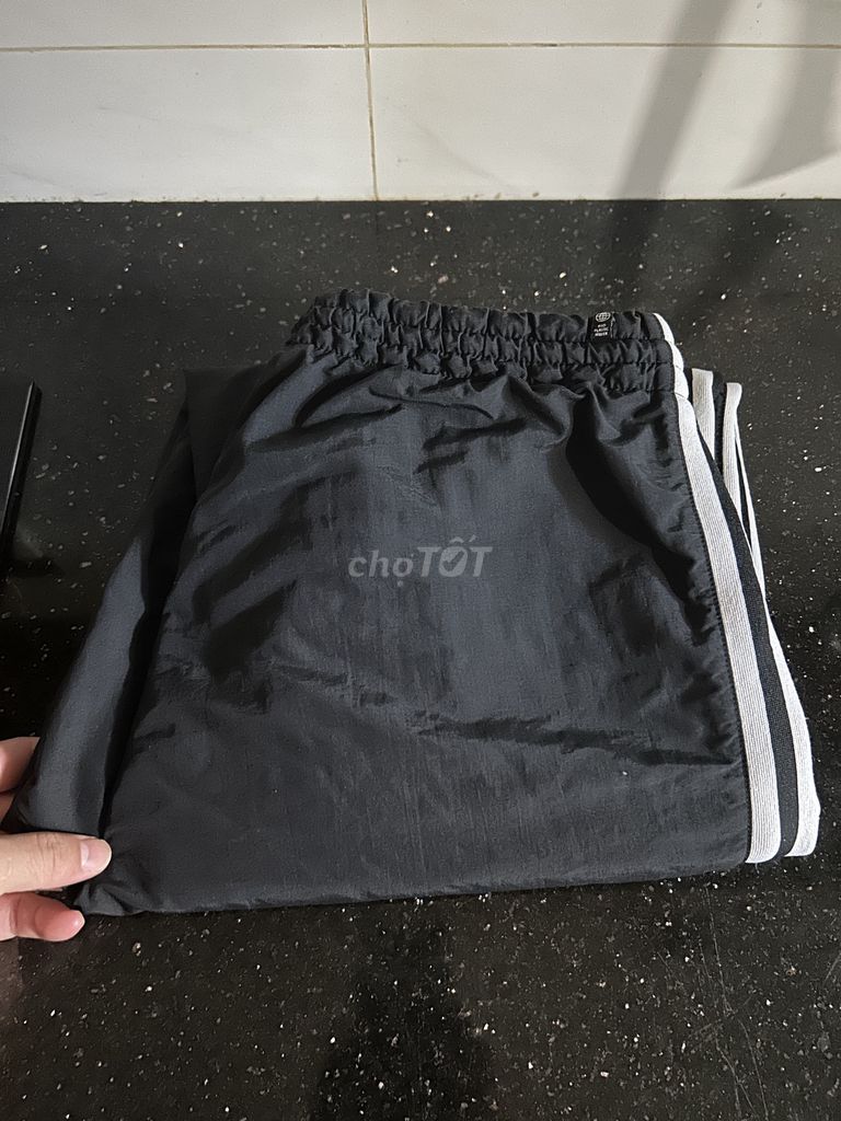 Quần thể thao Adidas Lock Up Trackpant H41387 Nam. Mua bán Quần áo tại Thành phố Nha Trang Khánh Hòa được đăng bởi Bakeguy Bakehouse hình 1