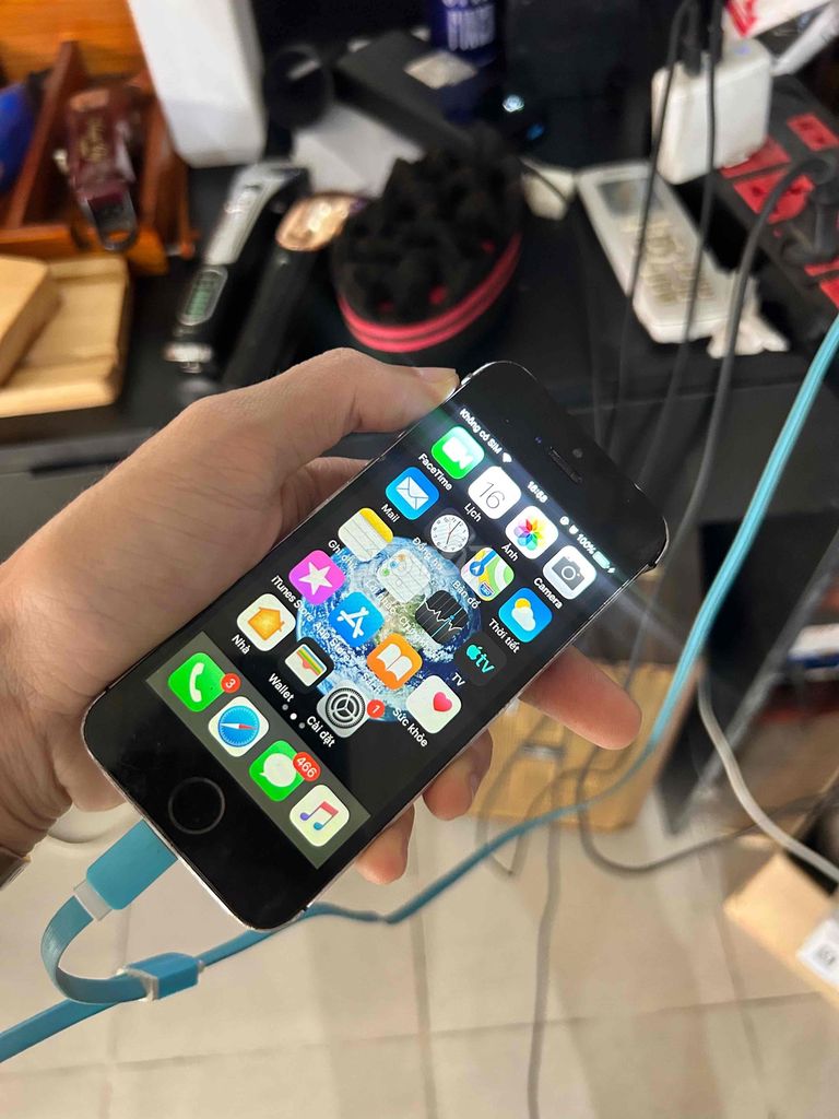 Apple iPhone 5s 16GB Bạc Chai pin. Mua bán Điện thoại tại Thành phố Thủ Đức Tp Hồ Chí Minh được đăng bởi san hình 1
