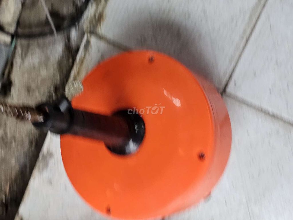 Dụng cụ thông cống màu Cam. Mua bán Thiết bị vệ sinh, nhà tắm tại Quận Tân Bình Tp Hồ Chí Minh được đăng bởi A phát hình 1