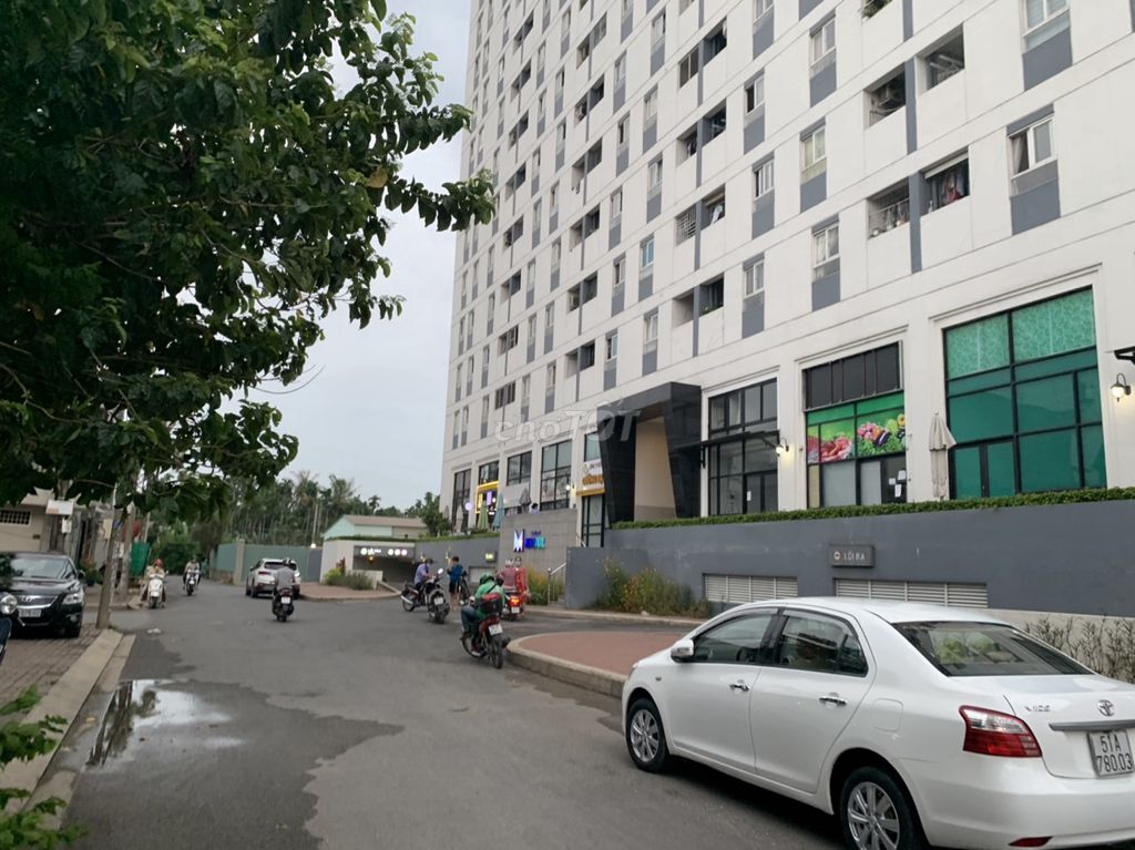 Chính chủ: 86 m2. Đường 10m, Kế chung cư SG Metro Park. Phí mg: 1%