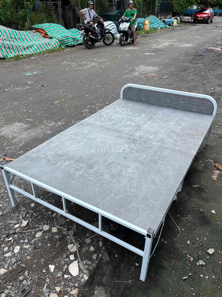 Giường xếp Kim loại Xám Gấp gọn. Mua bán Giường, chăn ga gối nệm tại Huyện Nhà Bè Tp Hồ Chí Minh được đăng bởi Trần Thị Hương hình 1