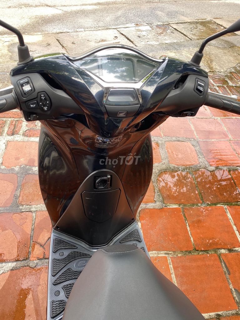 Bán SH125i CBS 2022 màu đen - người dùng. Mua bán Xe máy tại Huyện Sóc Sơn Hà Nội được đăng bởi Vũ Văn Trường hình 9