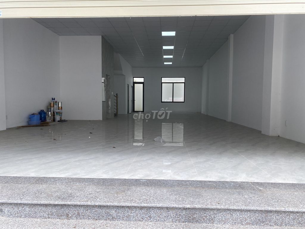 TÒA NHÀ VP TÂN SƠN NHÌ , 8X20M , 3 LẦU