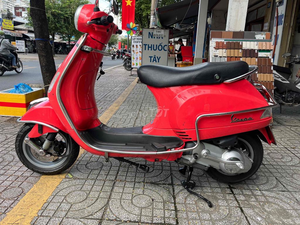 Vespa 2009 Bstp đầu nồi zin.Xe khá đẹp. Mua bán Xe máy tại Quận 8 Tp Hồ Chí Minh được đăng bởi Trần Nam hình 4