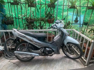 Future neo FI 2008 trắng. Mua bán Xe máy tại Quận Long Biên Hà Nội được đăng bởi Đồng Quang Linh