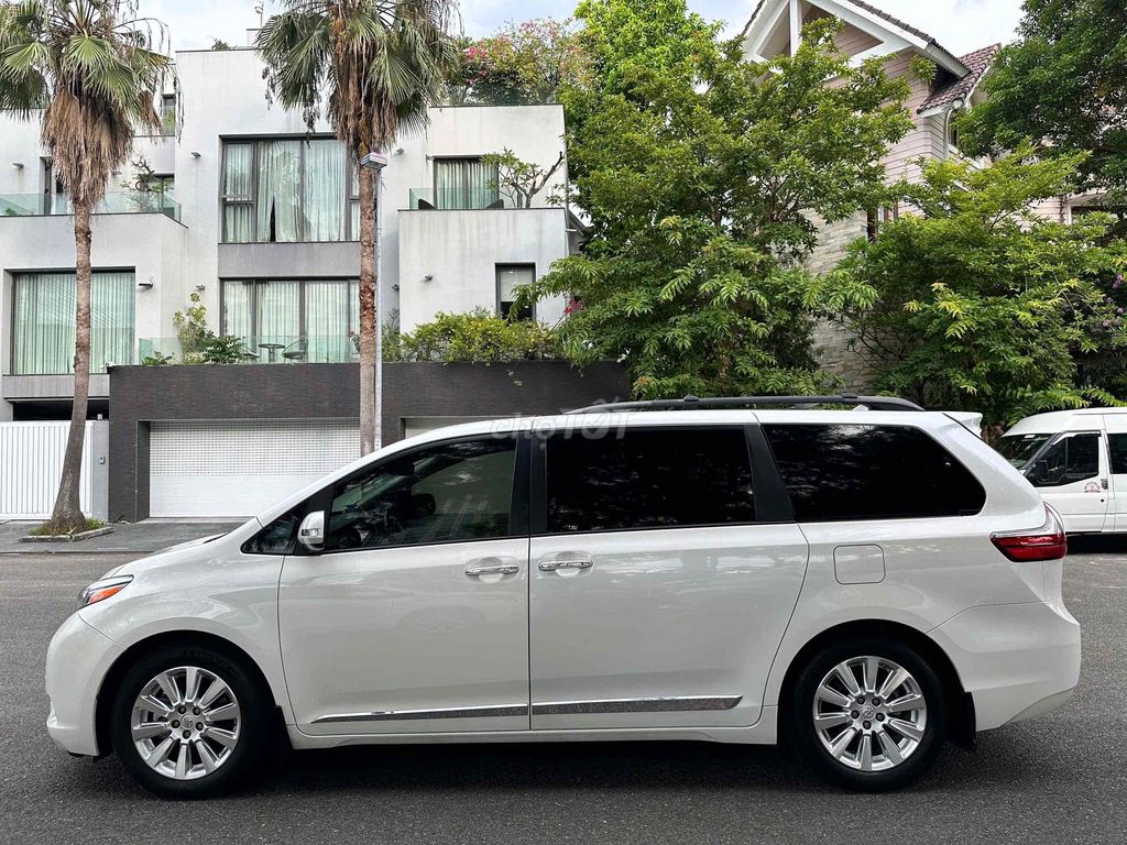 Toyota Sienna 2013 - 140000 km. Mua bán Ô tô tại Quận Cẩm Lệ Đà Nẵng được đăng bởi Nguyễn Duy hình 3