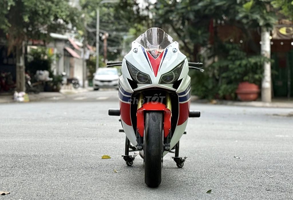 Cần bán Honda CBR1000 date 2014 biển TP. Mua bán Xe máy tại Quận 6 Tp Hồ Chí Minh được đăng bởi Thiên Trà Motor hình 4