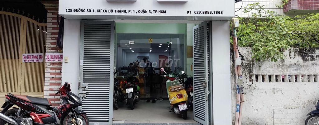 Q3 Mặt bằng kinh doanh sầm uất có sân & chỗ đậu xe oto