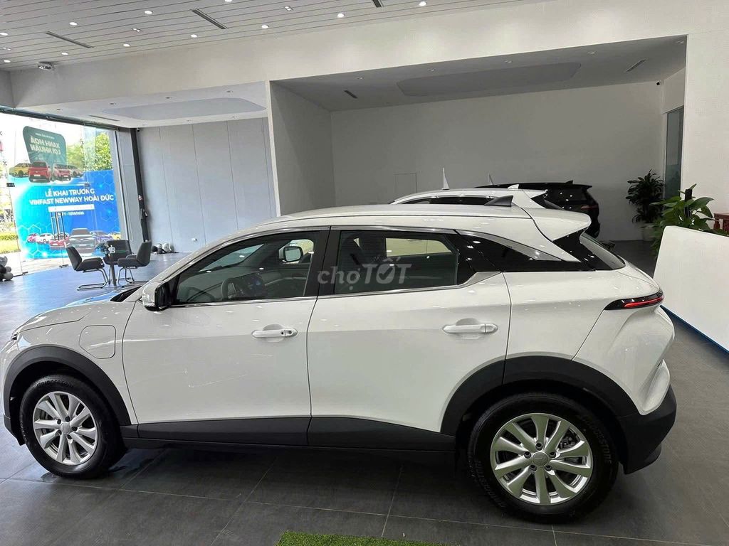 Электромобиль VinFast VF6 Eco, белый