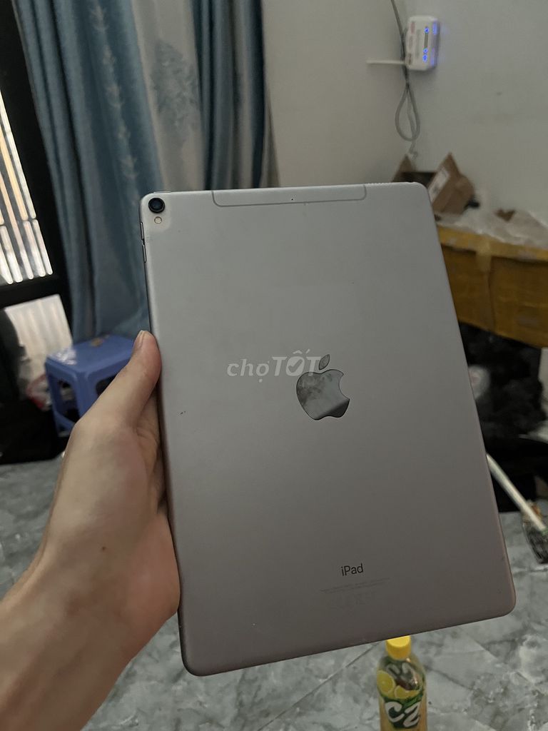 Apple iPad Pro 10.5in Xám Màn hình hỏng. Mua bán Máy tính bảng tại Quận Gò Vấp Tp Hồ Chí Minh được đăng bởi Tuấn hình 1
