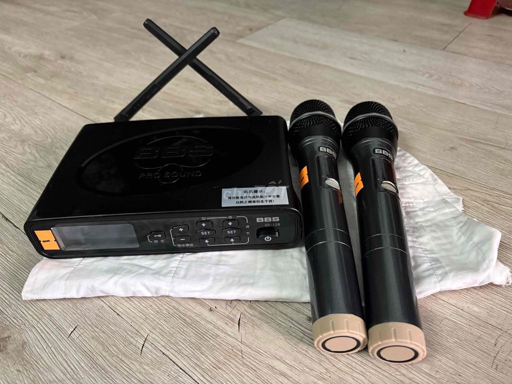 Micro không dây BBS GS-126 Đen. Mua bán Tivi, Âm thanh tại Quận Bình Tân Tp Hồ Chí Minh được đăng bởi Bình hình 1