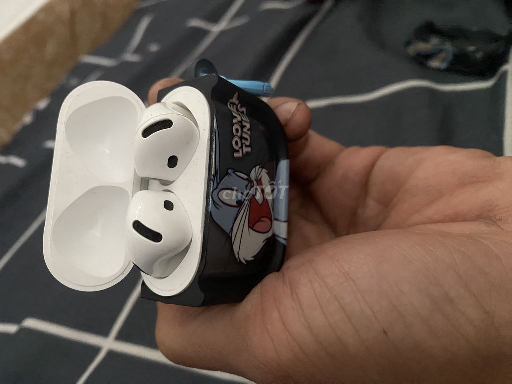 Airpods 4 mới mua ở tgdd cần nhượng lại