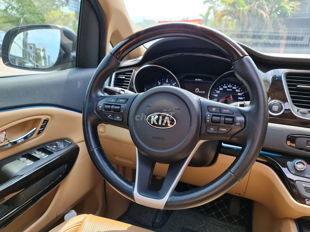 Kia Sedona Platinum D 2019 Đen 83000 km. Mua bán Ô tô tại Quận Gò Vấp Tp Hồ Chí Minh được đăng bởi Quang hình 8