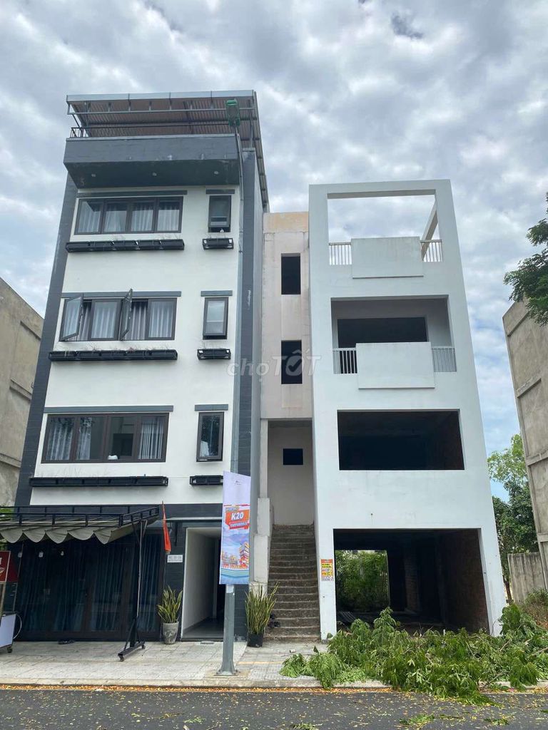 NHÀ SHOPHOUSE FPT CITY GẦN KÊNH SINH THÁI